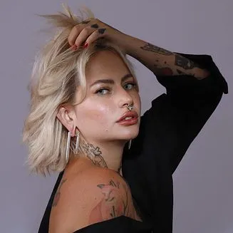 Madleenn - Anal Amateur Profil