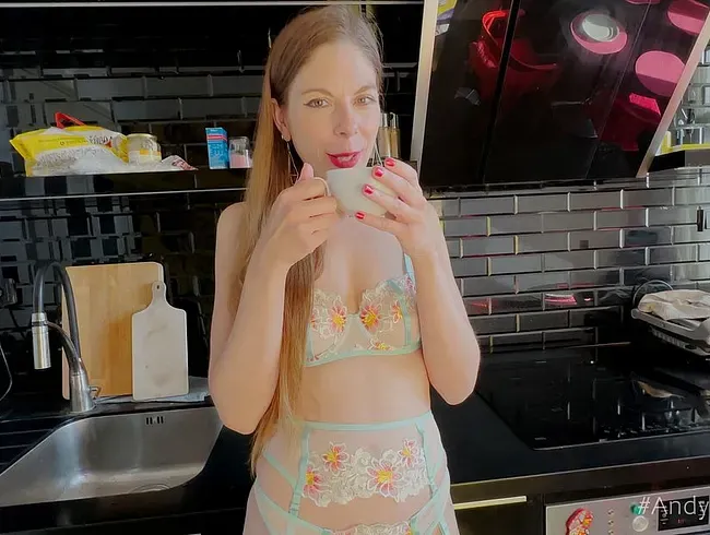 Spermaschlampe MILF Alice  trinkt Anal-Creampie mit ihrem Kaffee - AndyPeugeot Anal Video