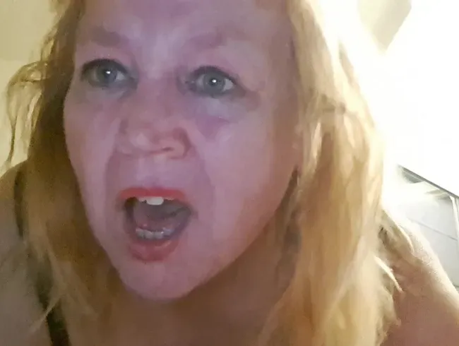 Ein im Arsch verdrücken lassen - Blasflittchen Anal Video