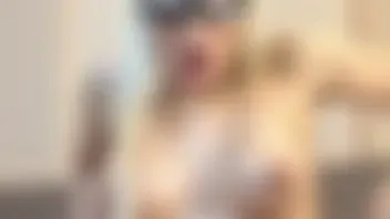 Geöltes Katzenmädchen mit Dildo-Tease - Crazywifeslutxxx Anal Video