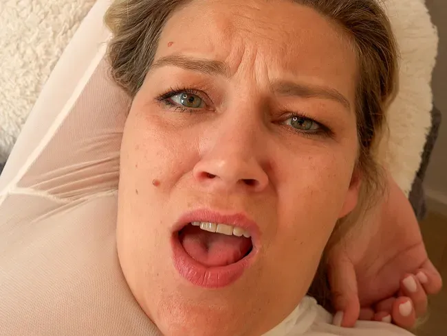 Schwanger in den Arsch gefickt - DaddysLuder Anal Video