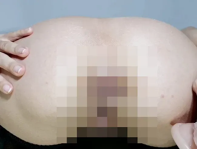 Vor der Kamera klafft und furzt viel Dildo im Arsch - egedn777 Anal Video