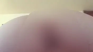 Du stehst auf große und fette Hintern? Dann solltest du meinen sehen. - Genesisxx69 Anal Video
