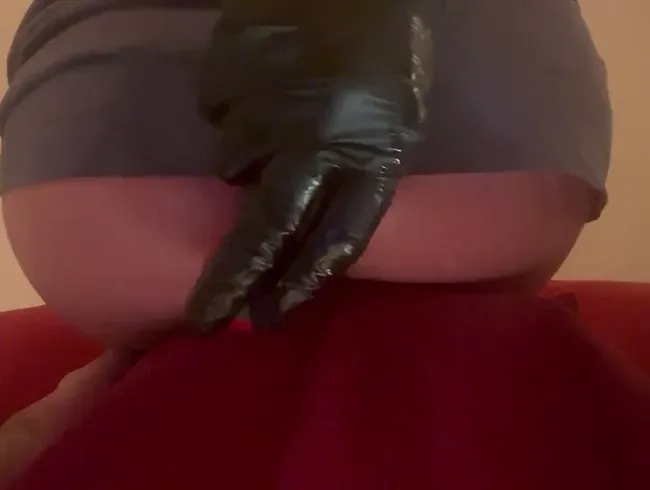Analgeil…tiefes Einführen, Halten und wieder rausdrücken - Lola84foryou Anal Video