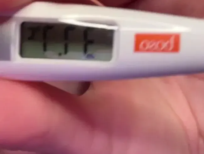 Anal Extrem - Maribel ist krank und braucht Thermometer und Zäpfchen in den Arsch - M4ribelRiver Anal Video