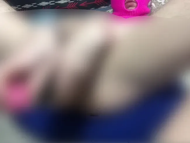 Zerstöre junges Loch mit Fickmaschine - Maxi_Newman Anal Video