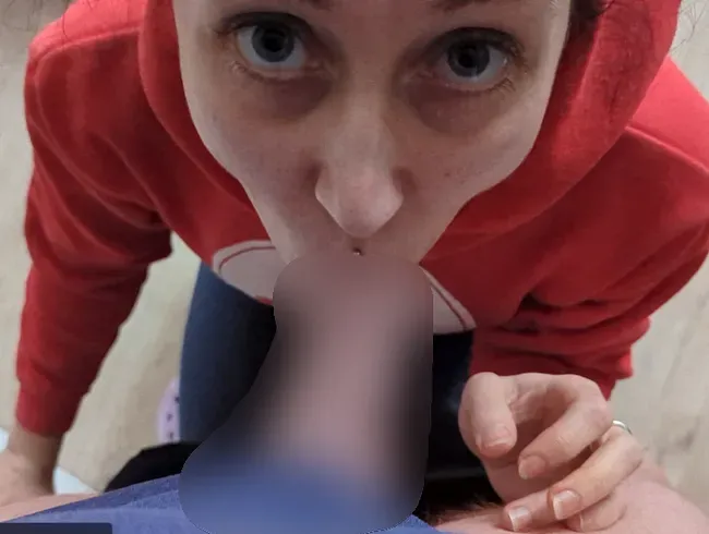 Sein Schwanz hart geblasen und mich dann in den Arsch gefickt und rein gespritzt. - mel_chris