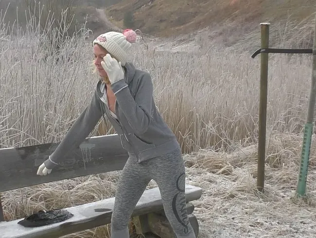 Geiler Schneehase tief in den Arsch gefickt !! - Miley-Weasel Anal Video