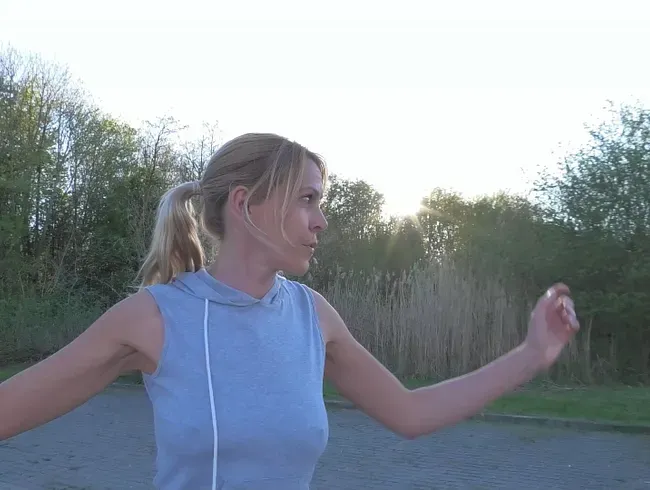 Versaute blonde Analschlampe lässt sich einfach von fremden durchficken !! - Miley-Weasel Anal Video