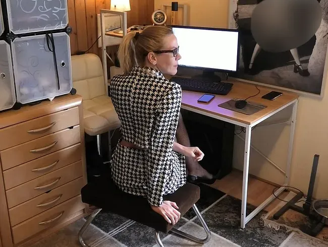 Wenn das mein Chef wüsste...3 Loch Fick im Homeoffice !! - Miley-Weasel Anal Video