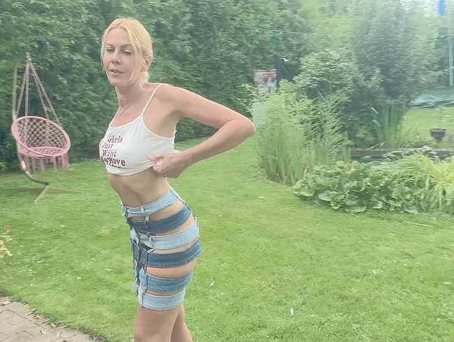 WOW!! Sowas hast du noch nicht gesehen...ich besorge es mir und du siehst es von Überall!! - Miley-Weasel Anal Video