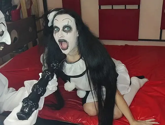 Dämonischer Clown fickt alle Löcher seiner Freundin - Princess18xxx Anal Video