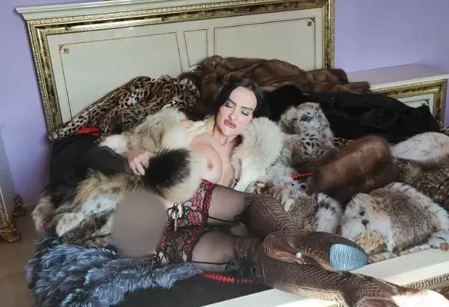 Pelzschlampe Sklave bekommt 5 Furgasms - Princess18xxx Anal Video