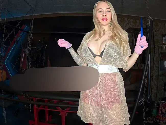 Deine Herrin lässt deine Arschfotze erleuchten! - Queen_Of_Bdsm_vipDom