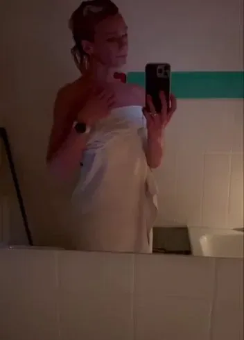 Bathtub romance goes a little awry - Swenny31 Anal Video