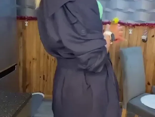 Crush, ich werde auf deinen Eiern und deinem kleinen Schwanz herumtrampeln - Swenny31 Anal Video