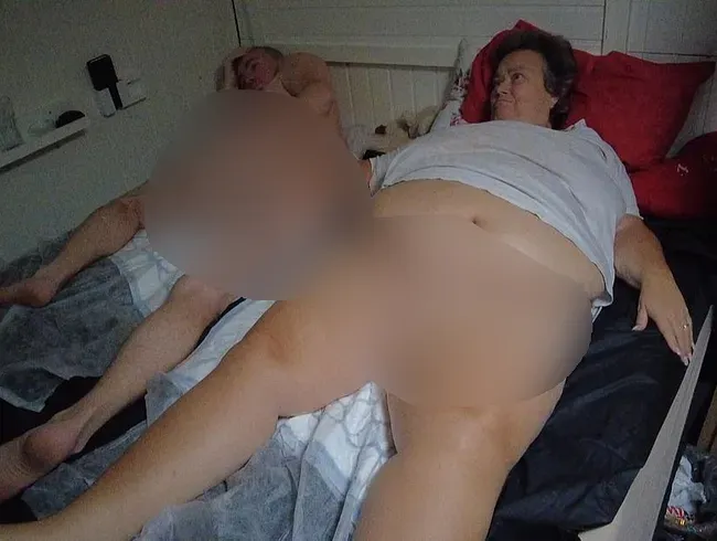 Johns Arschloch bekommt eine Massage von Jen - WorldOfJen Anal Video
